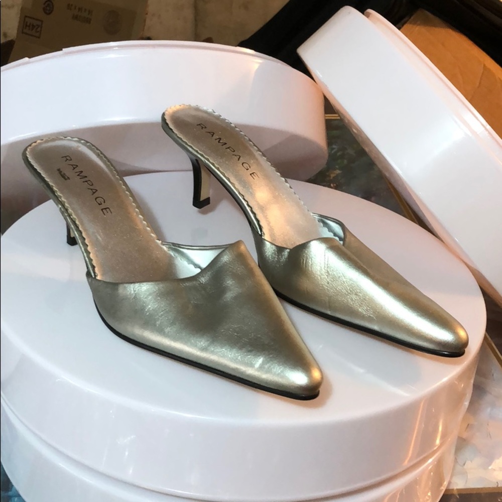 Silver Rampage Ladies Shoes Size 8.5 M